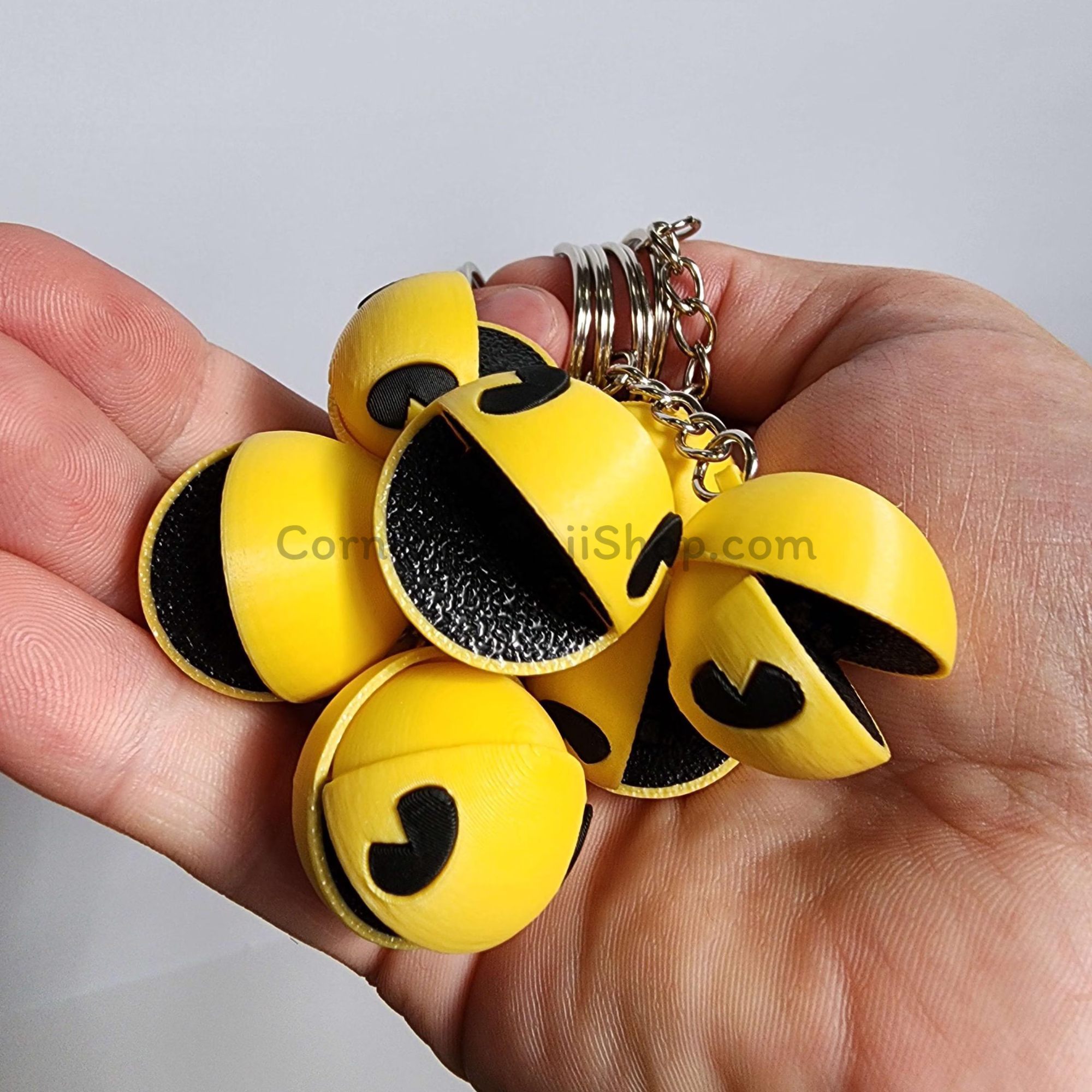 Pac-Man Keychain – Classic Arcade Fidget with Movable Jaw