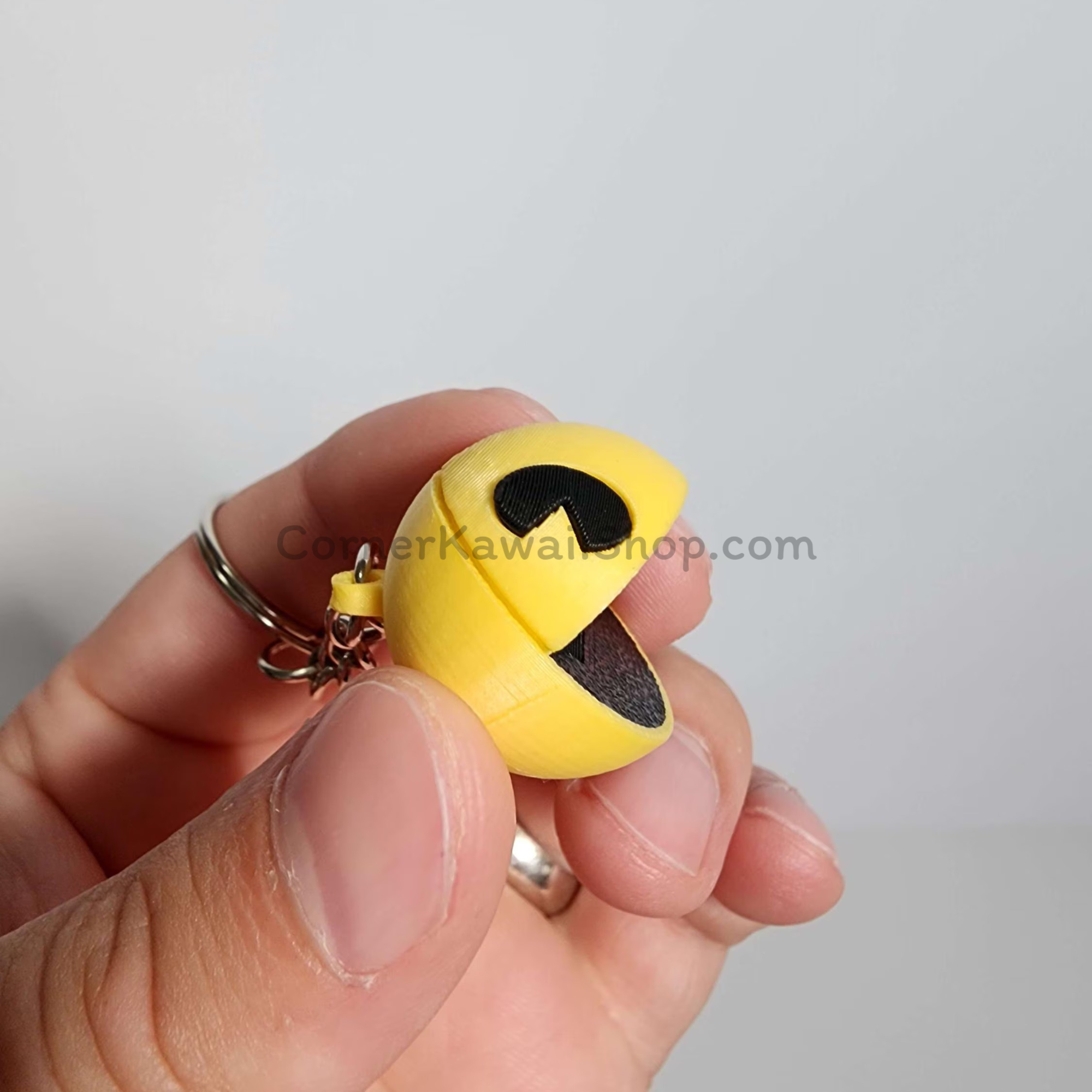 Pac-Man Keychain – Classic Arcade Fidget with Movable Jaw