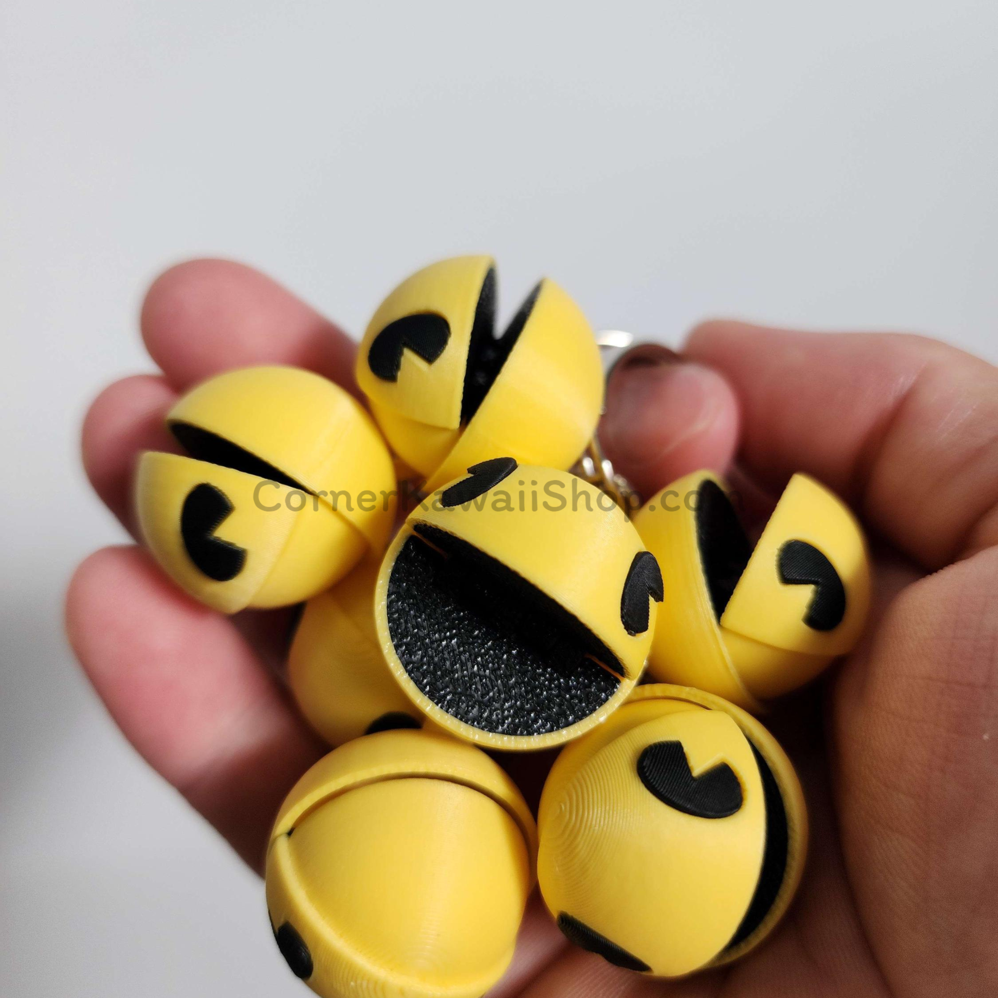 Pac-Man Keychain – Classic Arcade Fidget with Movable Jaw