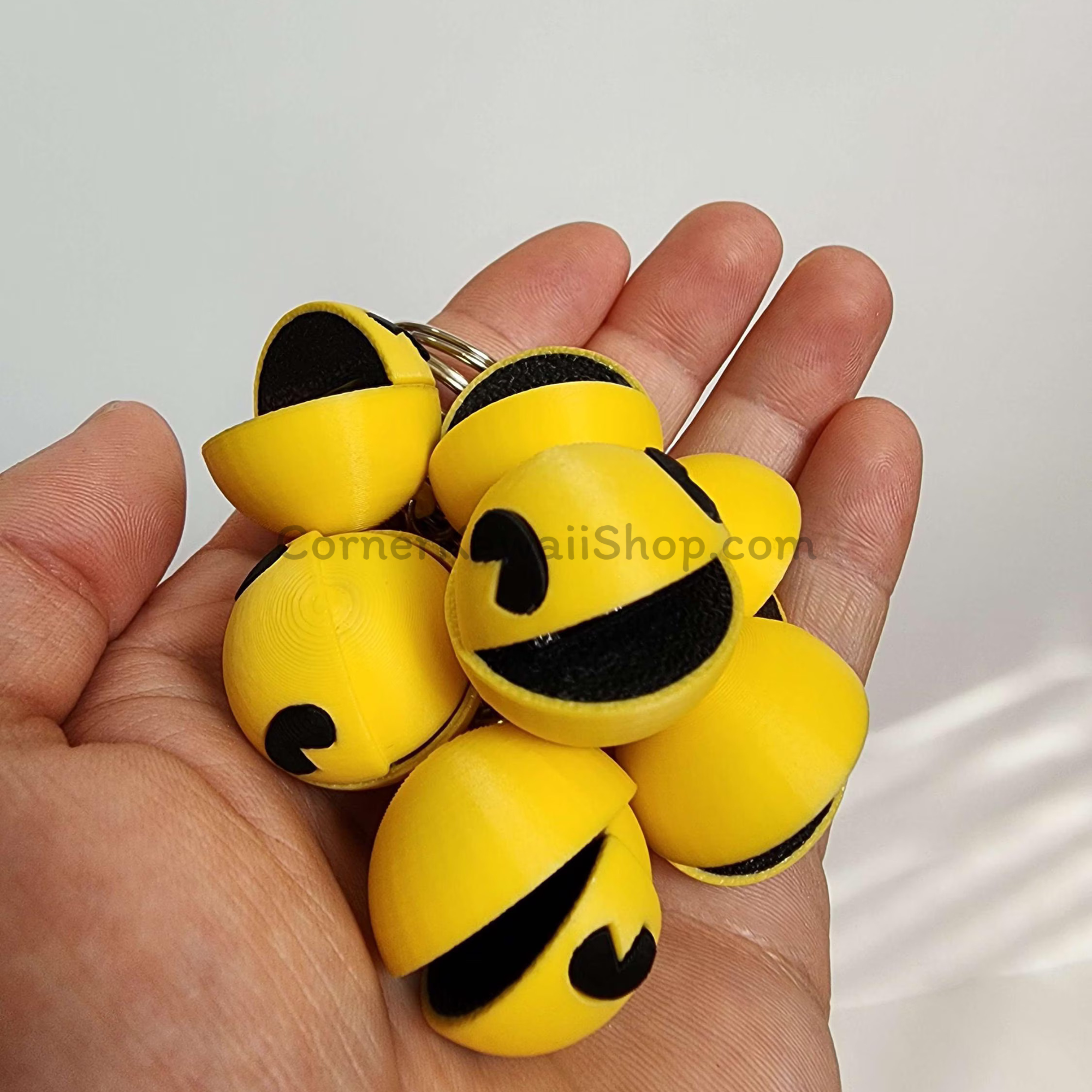 Pac-Man Keychain – Classic Arcade Fidget with Movable Jaw